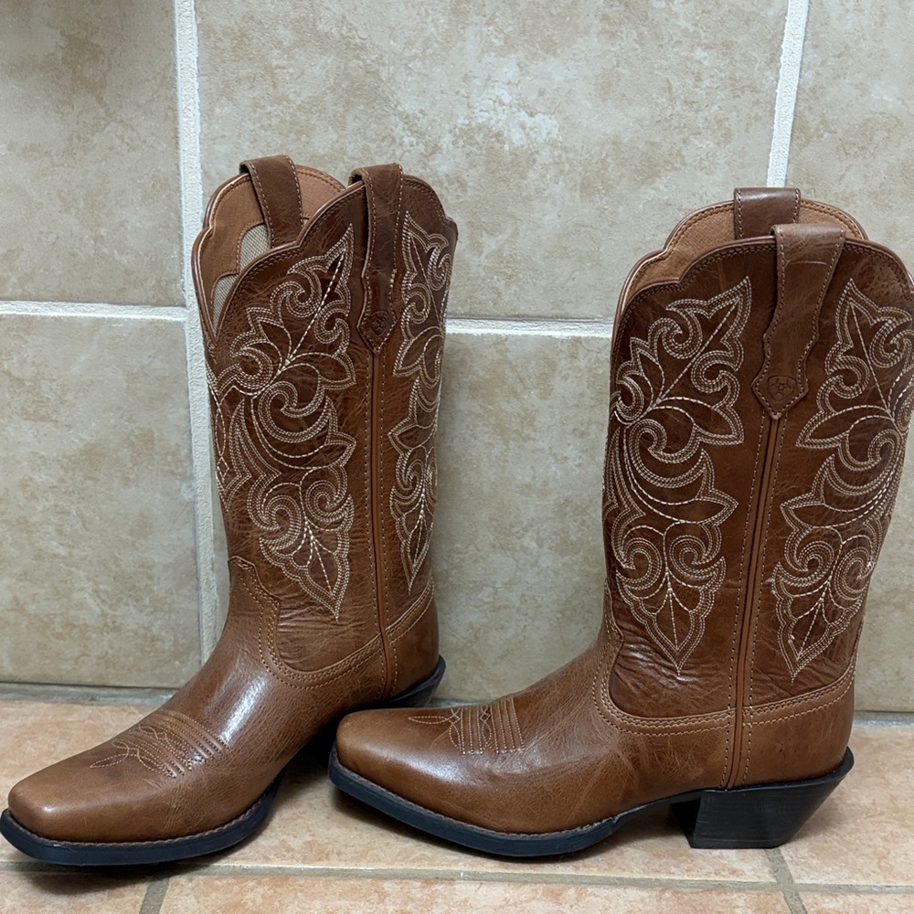 Ariat Brown Heeled Boots - Picture 5 of 5